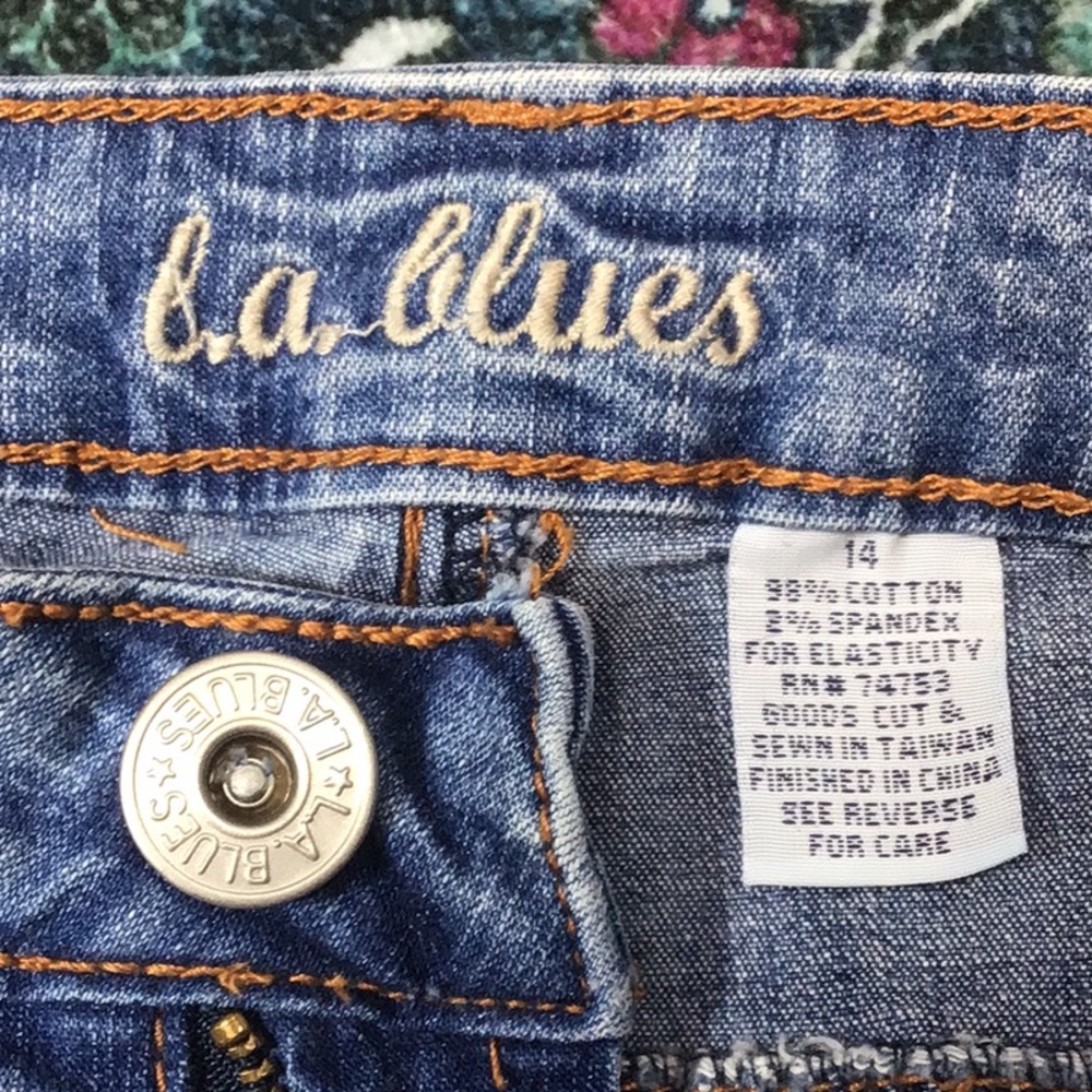 VTG 🐎 L.A. Blues ‘Gaucho Stretch’ Distressed Embroidered Capri Jeans Sz.14 - Picture 4 of 16